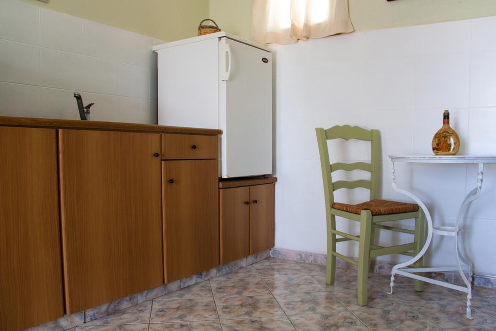 Parasporos Village Adamantas  Habitación foto
